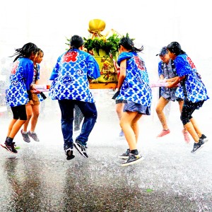 祇園祭のフィナーレの水かけまつりです❗