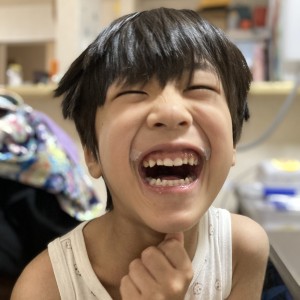 牛乳飲んで牛乳髭できた?とニコニコで聞いてきた時の写真です。