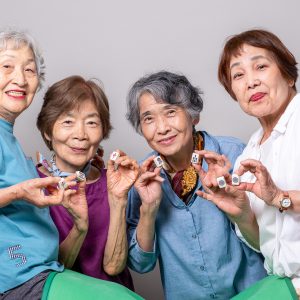 定期的に仲間と集まって仲良く麻雀!