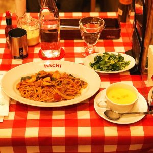 40年前 地元の方からごちそうになった味
田舎者の私に色々教えてくれた友
友達は亡くなってしまいましたが
ごちそうになった味は永遠です
40年ぶりに食べました
青春の味です
友よ ありがとう