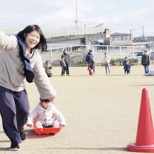 地域の冬の大運動会に参加
子どもも楽しむけど、大人も楽しむぞー!