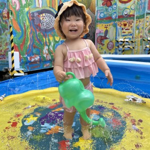 初めてでなくかなと思ったら全然泣かなくて
水遊び大好きだったみたいでとっても楽しんだね