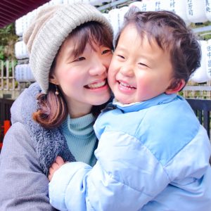 ほっぺを寄せ合うだけで、こんなに幸せ。
大好きがあふれた、忘れたくない一瞬です。