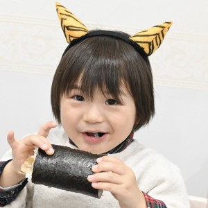 元気いっぱい恵方巻き!
おいしっ!!!とこのお顔。