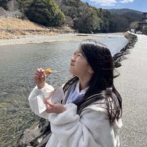 伊勢旅行に行った時、大好きな団子を食べた時の一枚