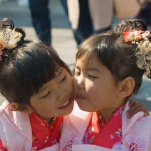 お雛様水上パレードに参加するお雛様が楽しそうに遊んでいる姿に癒されました。