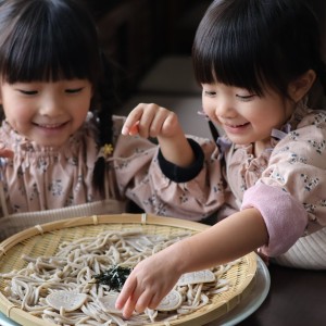 初めての蕎麦打ち体験!
打ち立てをいただきましたが、1番初めになくなるのは海苔!!