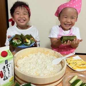 2人で作った手巻き寿司。
とても楽しく美味しそうにできたね!