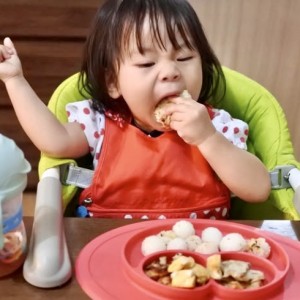 元気もりもり!
食べるの大好きでいつも必死な次女。