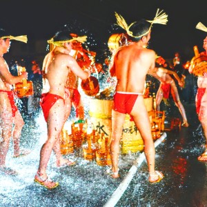 大寒の夜に行われる日本一寒い((?))まつりです