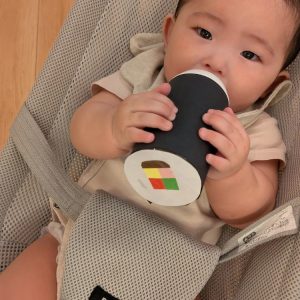 わたしだって恵方巻きよ
ママがわたしにも作ってくれたの
おいちぃ〜!ママの愛がいっぱいのしあわせの一枚です