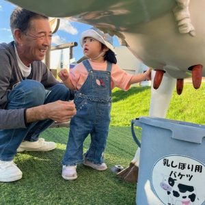 じいじと孫。一緒にお出かけできて幸せそうなじいじ。
娘の私まで嬉しかったなぁ。