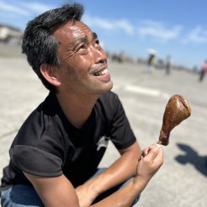 あまりの暑さで日焼け、ターキーレッグも同じ焼け方しているだなんて。