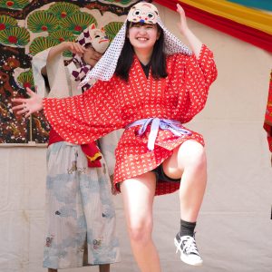 度胸を決めての「初舞台」に喝采の拍手が。私、はまりそうです。