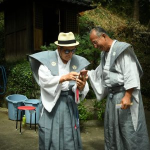 あのね~、これ使い方わかるかい❓「孫に聞いて、やっと使い方覚えたよ」そんな声が聞こえてきそうです。~お祭り始まるよ~~!!