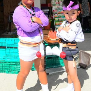 「どんな問題」とばかりにポーズをとる。